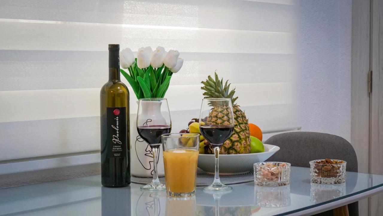 Peaceful & Sunny Apartments Trogir Bagian luar foto