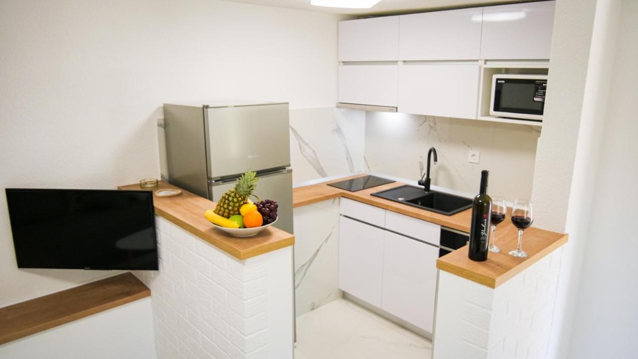 Peaceful & Sunny Apartments Trogir Bagian luar foto