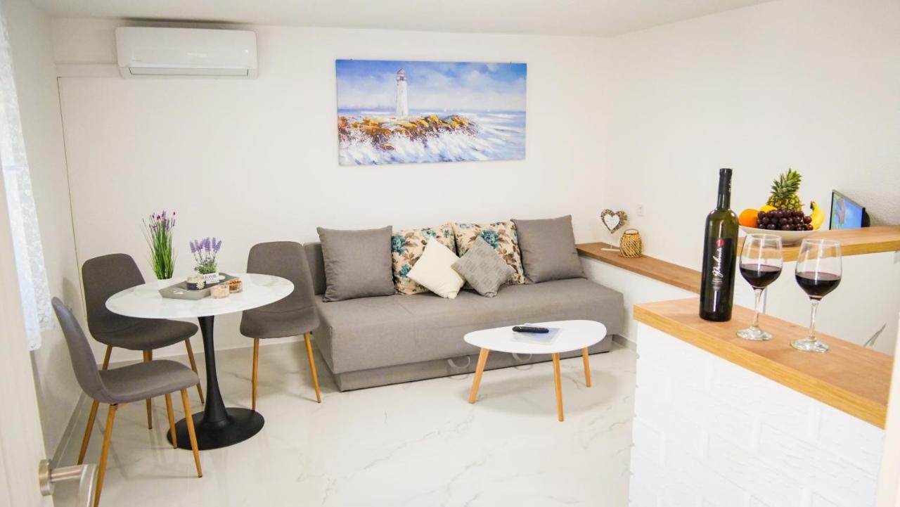 Peaceful & Sunny Apartments Trogir Bagian luar foto