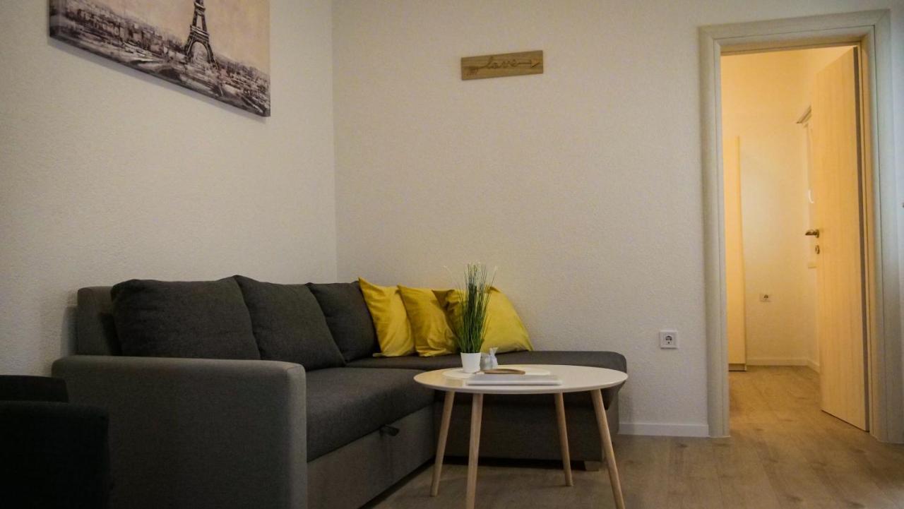 Peaceful & Sunny Apartments Trogir Bagian luar foto