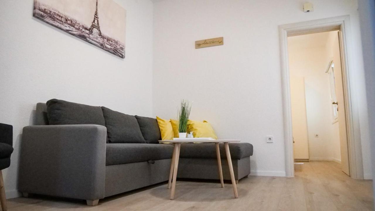 Peaceful & Sunny Apartments Trogir Bagian luar foto