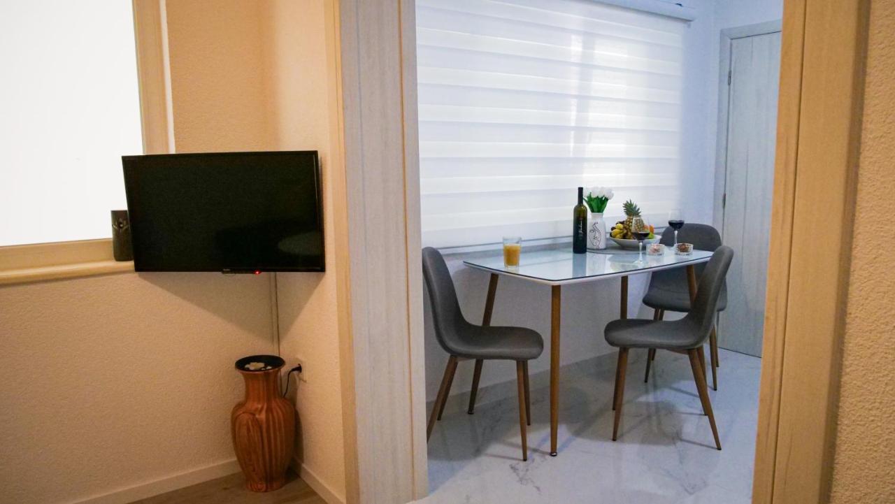 Peaceful & Sunny Apartments Trogir Bagian luar foto